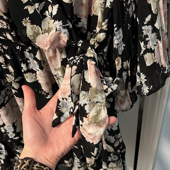 NWT Black Sheer Lined V-Neck Dress - Picture 4 of 5